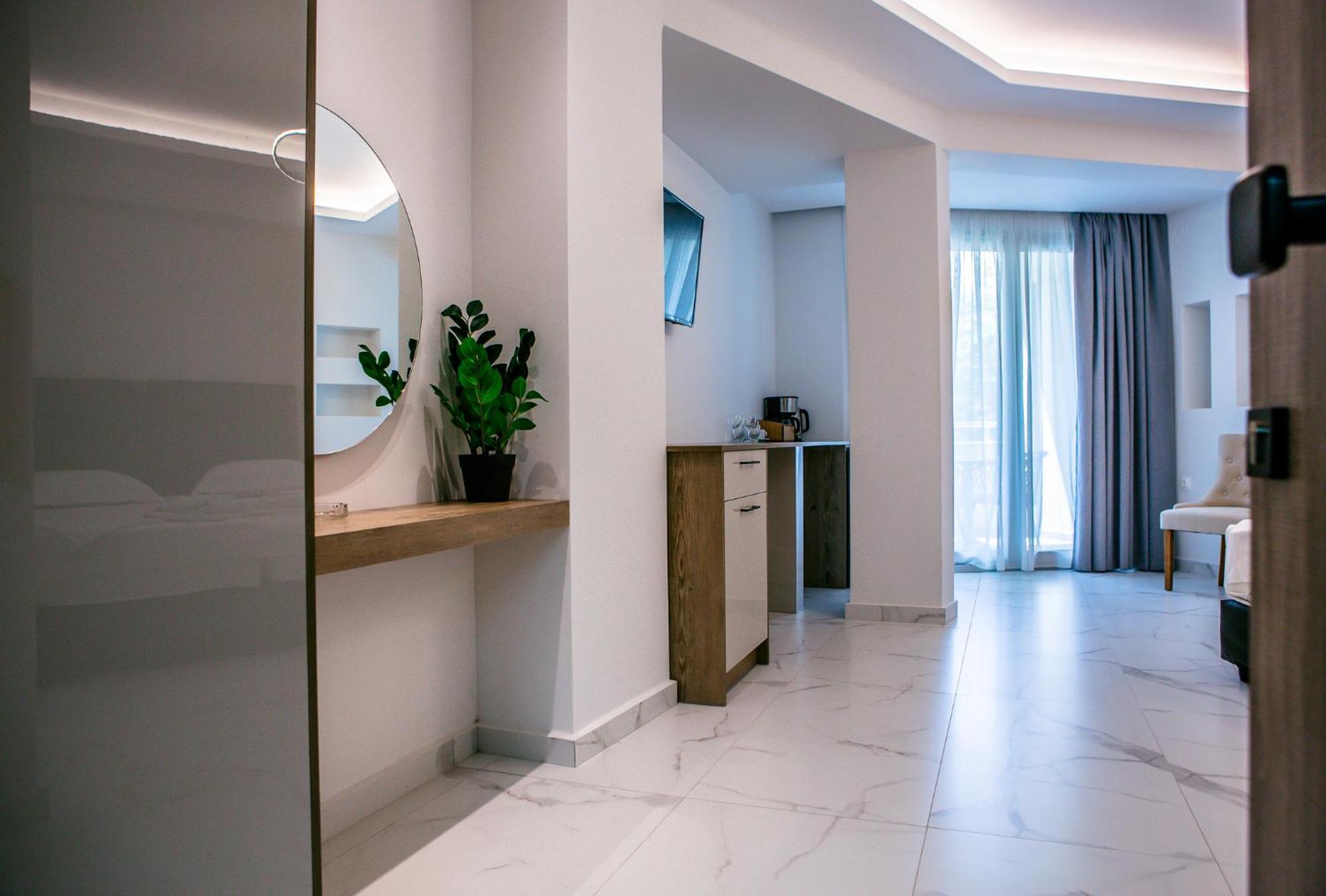 Theo Beach Hotel Apartments Rethymno  Exterior photo