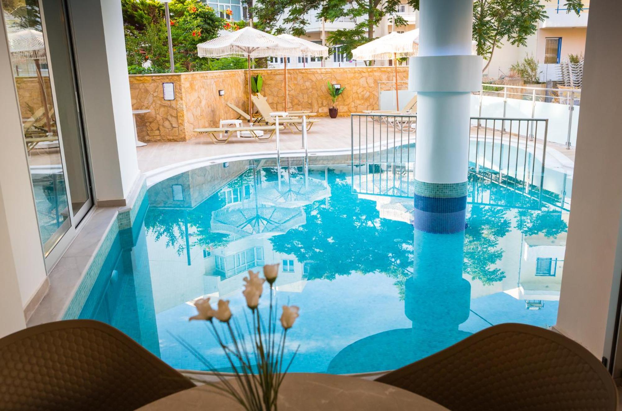 Theo Beach Hotel Apartments Rethymno  Exterior photo