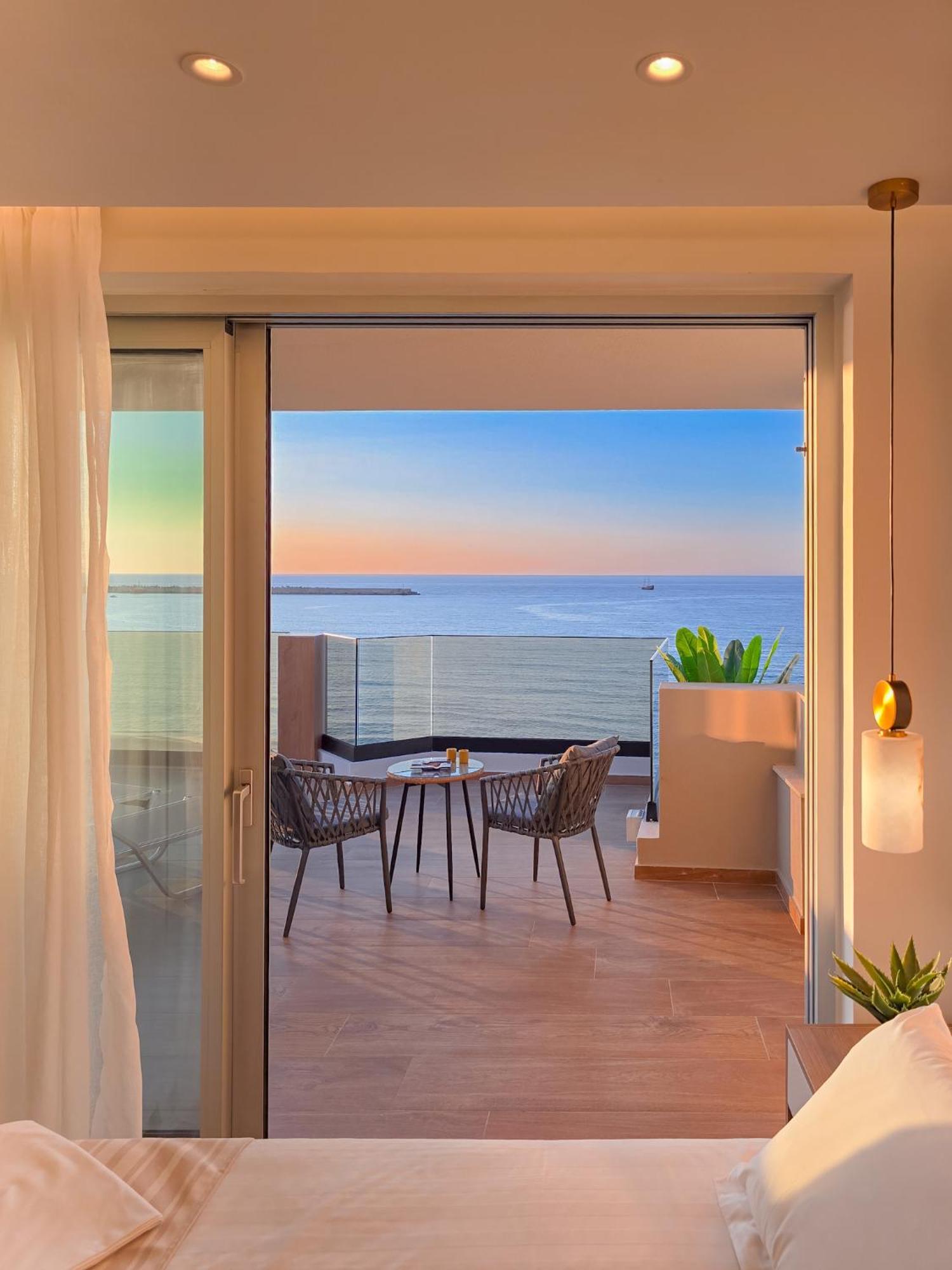Theo Beach Hotel Apartments Rethymno  Exterior photo