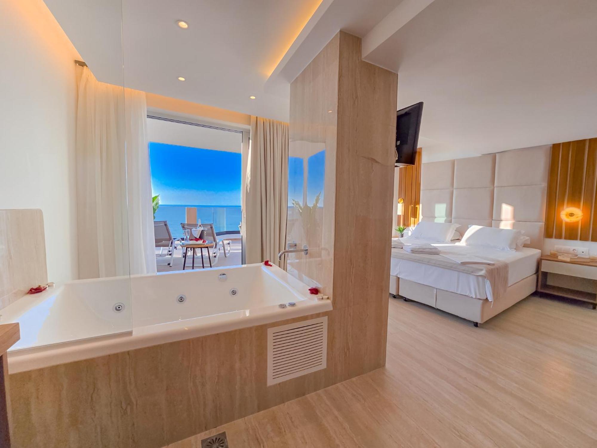 Theo Beach Hotel Apartments Rethymno  Exterior photo