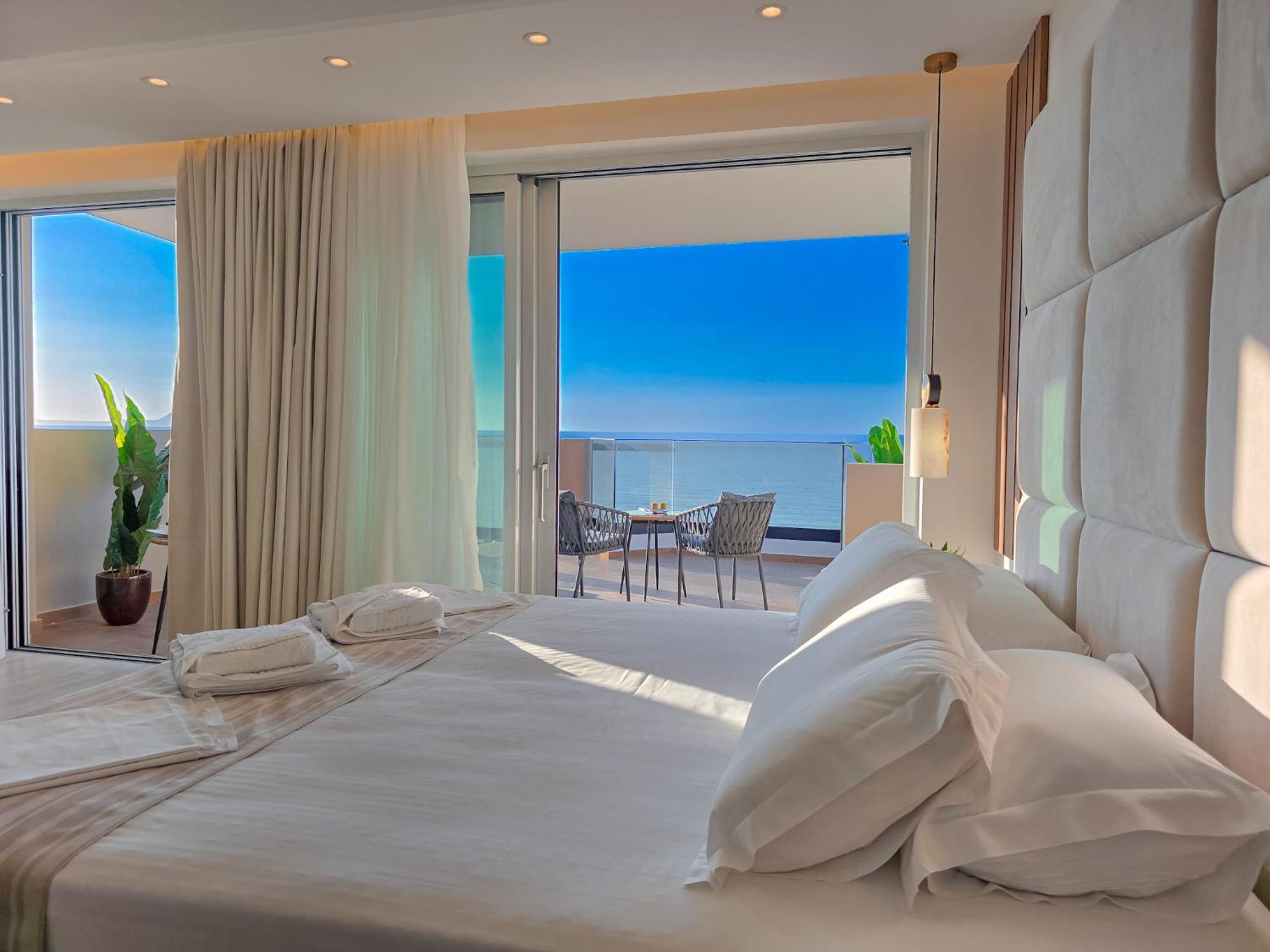 Theo Beach Hotel Apartments Rethymno  Exterior photo