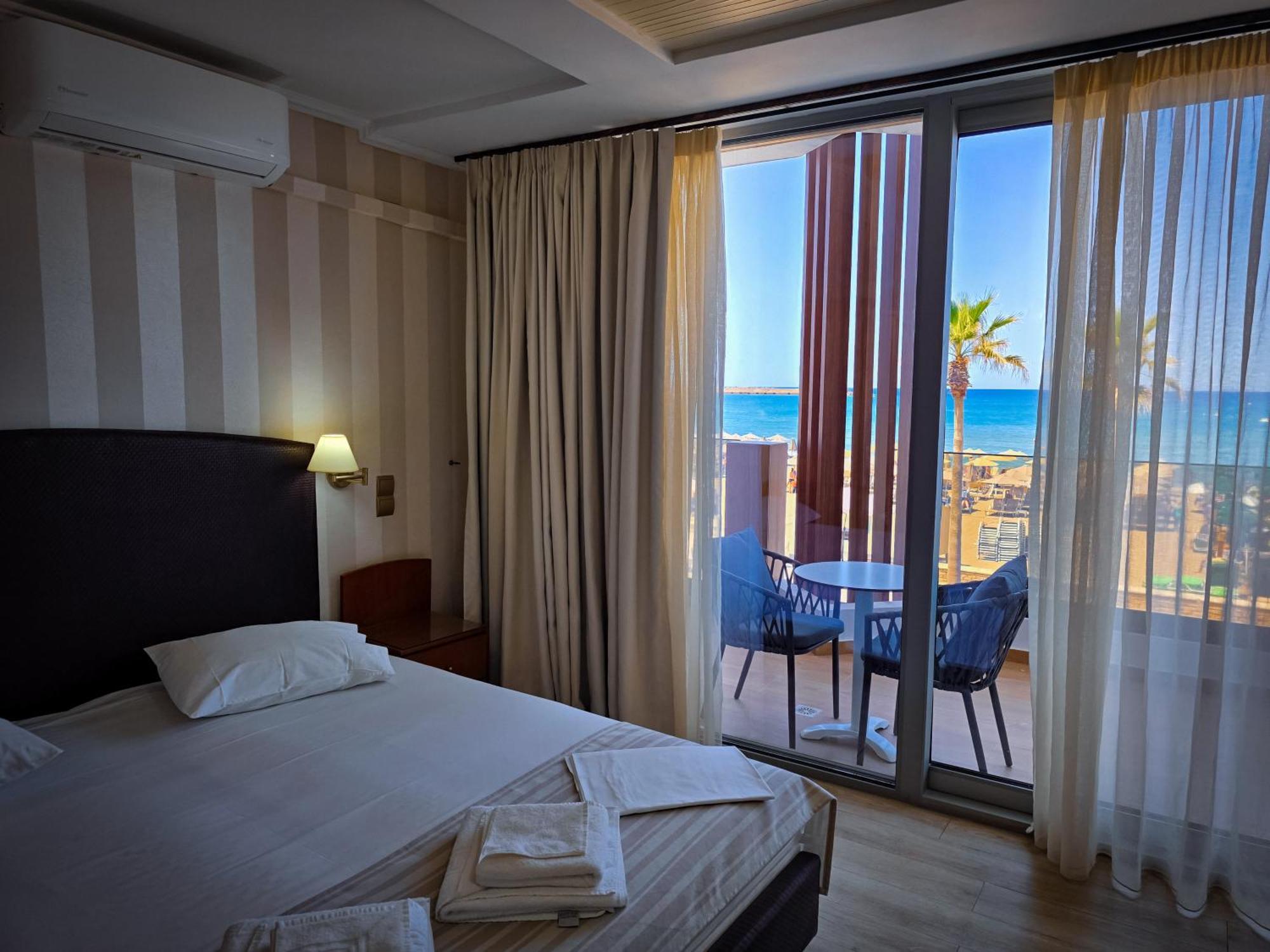 Theo Beach Hotel Apartments Rethymno  Exterior photo